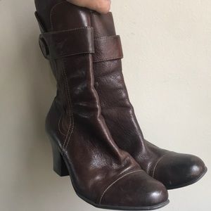 Stylish Comfortable Leather Born boots. Zipper